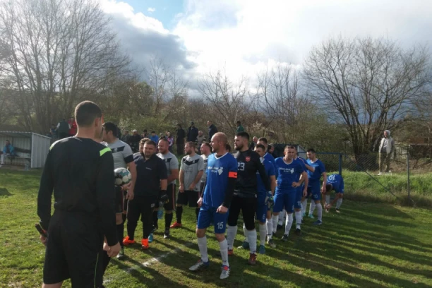 VINOGRADAR SIGURAN NA SVOM TERENU: Gol iz slobodnog udarca, kornera i "sa kreča" za nova tri boda tima iz Riljca! (VIDEO)