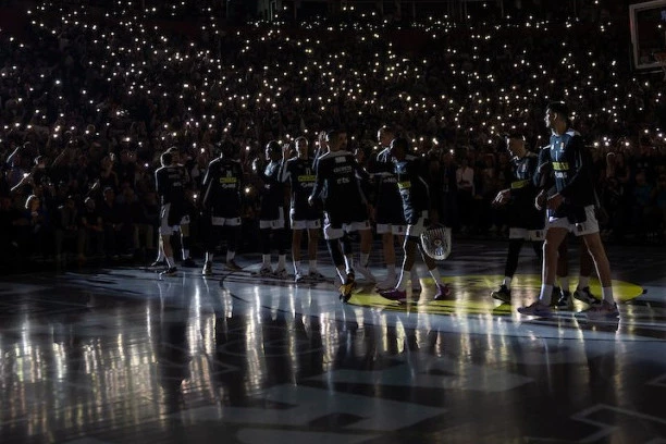 TOTALNA LUDNICA U ARENI: Grobari slave prvu titulu posle 10 godina (VIDEO)