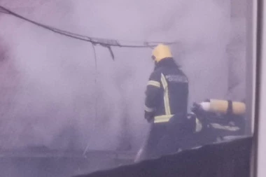 POZNATO KO JE U NEDELJU IZGOREO U KONTEJNERU: Muškarac (50) iz Ćuprije zapalio vatru da se ugreje pa izbio požar