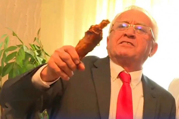 ERA OJDANIĆ SE OBOGATIO OD PESME KOJA NIJE BILA NAMENJA NJEMU: Ovaj njegov kolega nije umeo da prepozna VELIKI HIT, odbio ga BEZ SLUŠANJA (FOTO)