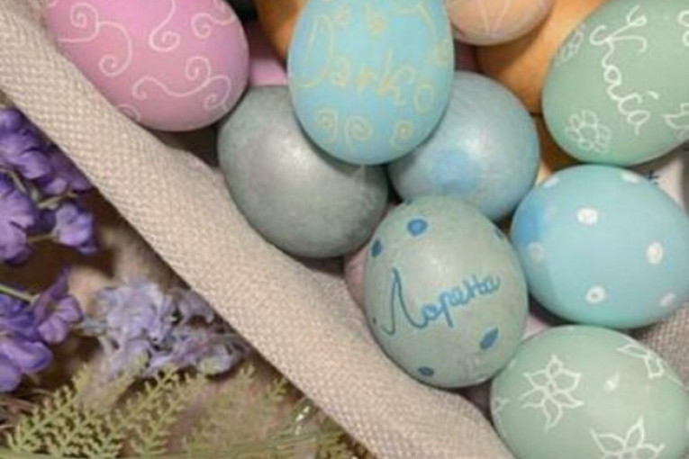 Darko Lazić Uskrs 2023 jaja sa imenima dece