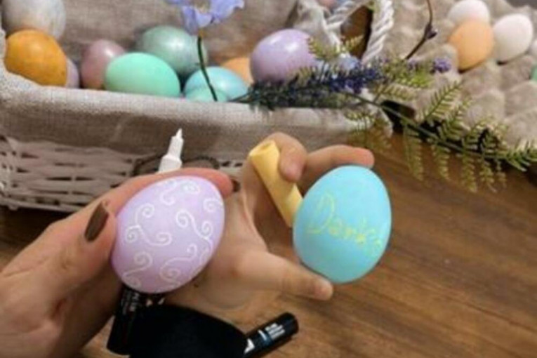 Darko Lazić Uskrs 2023 jaja sa imenima dece