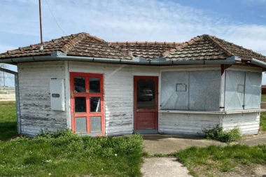 EVO KAKO IZGLEDA KUĆA KOJU ZA 1.500 EVRA NUDI SOMBORAC: Može da se podeli na dva dela!