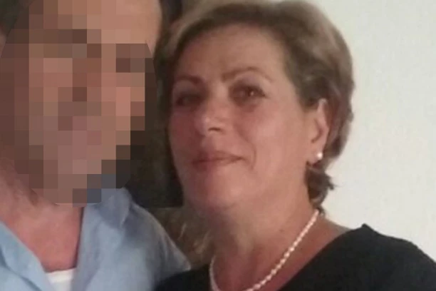 OVO JE ŽENA KOJU JE SIN BRUTALNO UBIO U PEĆI: Obezglavio je, pa se sakrio na tavan - sumnja se da je motiv zločina SAMO JEDAN (FOTO)