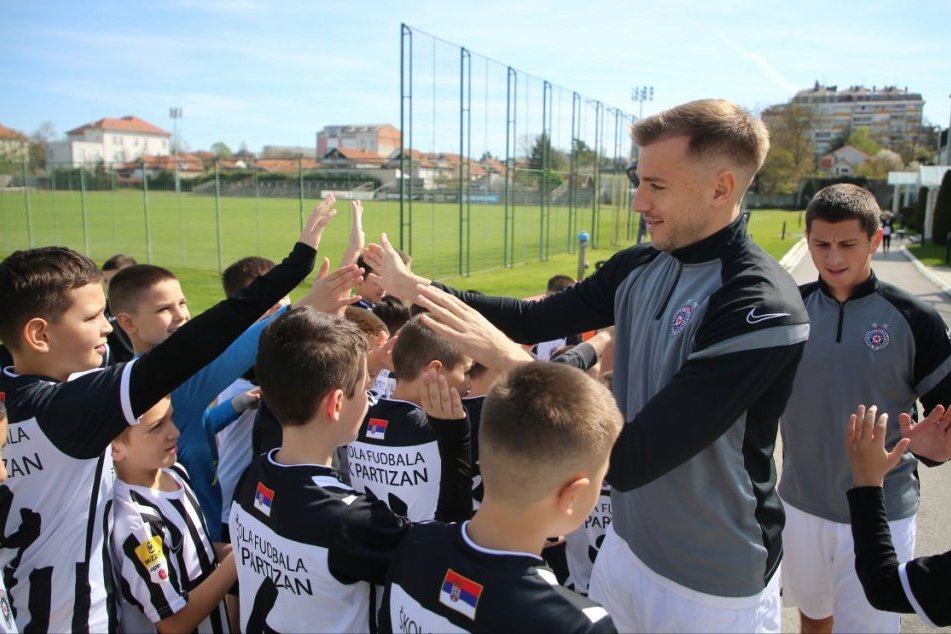 Fudbaleri Partizana proslavili Vaskrs