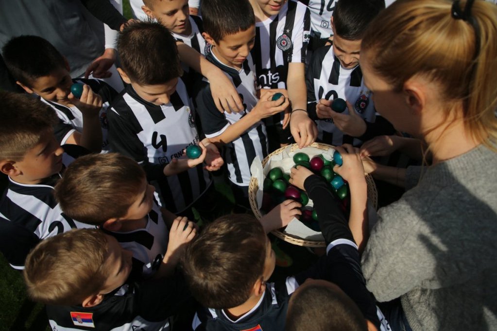 Fudbaleri Partizana proslavili Vaskrs