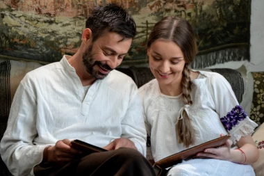 "Kad sam mogao da se oženim nisam hteo, a kad hoću ne mogu": Glumac Milan Vasić obilazi manastire, ima mnogo jaku poruku na Vaskrs (VIDEO)