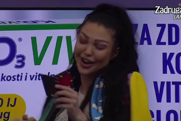 MAJA DOBILA PISMO OD MAJKE KOJA JU JE OSTAVILA KAO MALU: Marinkovićeva zanemala od šoka dok je čitala njene reči! (VIDEO)