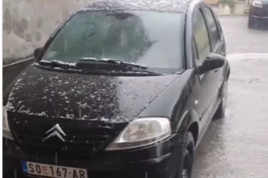 JAKO NEVREME ZAHVATILO SOMBOR: Padao grad veličine lešnika, evo kakvo vreme se očekuje u Beogradu (VIDEO)
