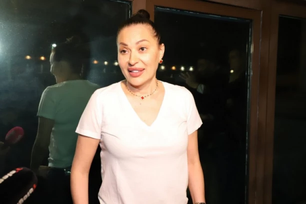 CECA RAŽNATOVIĆ NAPUSTILA SRBIJU, UNUKA NIJE NI DOČEKALA: Otkrivamo zašto pevačica nije sačekala Krstana i Bogdanu iz porodilišta!