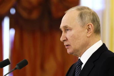 PUTIN "ZMAJEVIM ZUBIMA" ŽELI DA ODBRANI TERITORIJE: Izgradili su bunkere duge 800 km (FOTO)