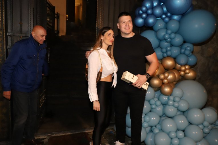 Sloba Radanović i Jelena Radanović kod Cece na proslavi