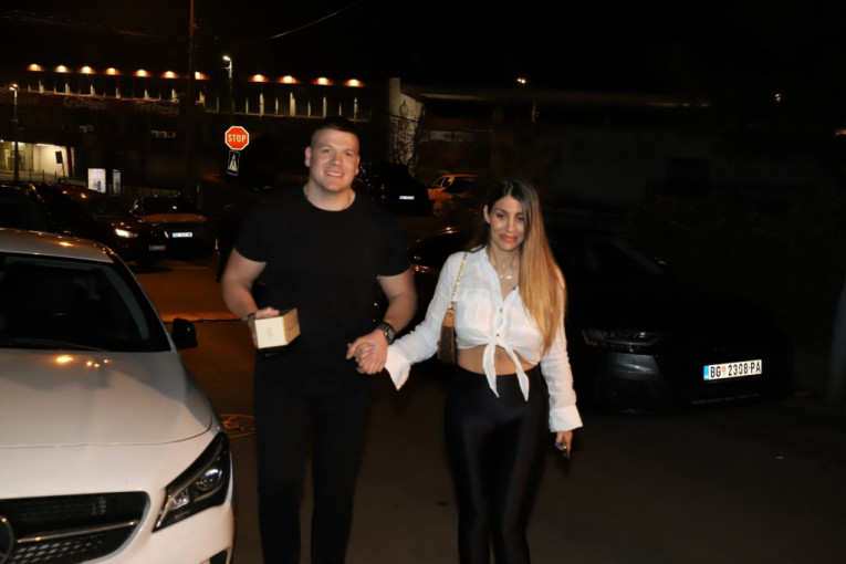 Sloba Radanović i Jelena Radanović kod Cece na proslavi