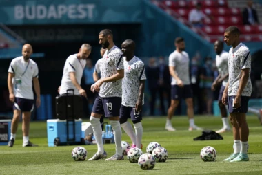 SUŠTE SUPROTNOSTI! Zvezde Čelsija i Reala DOBIJAJU milione: Jedan NEMILICE baca pare, drugi živi SKROMNIM životom, a zarađuje MNOGO VIŠE!