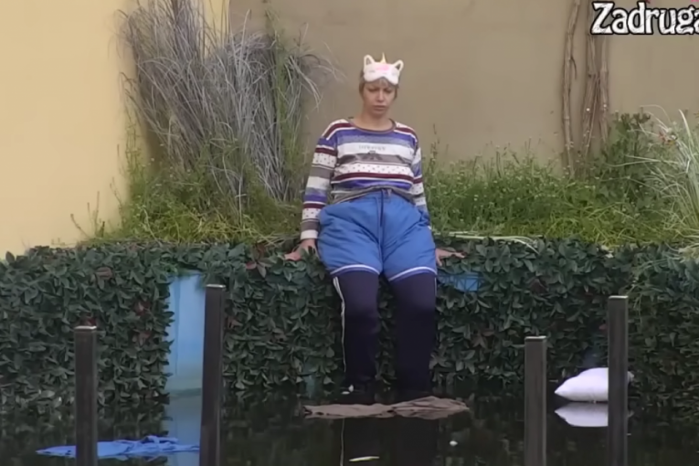 Miljana Kulić tumara kao sumanuta imanjem u Šimanovima, pa okupala noge u jezeru Zadruga 6