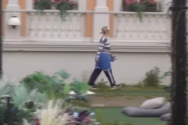 Miljana Kulić tumara kao sumanuta imanjem u Šimanovima, pa okupala noge u jezeru Zadruga 6