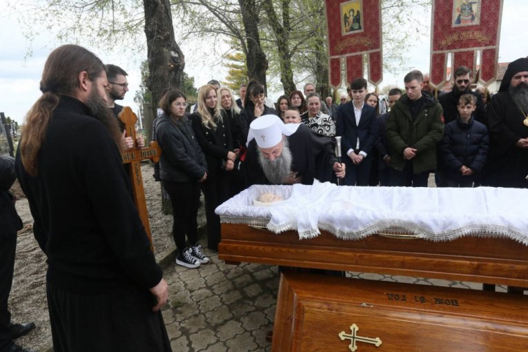 Sahrana Porfirijeve majke