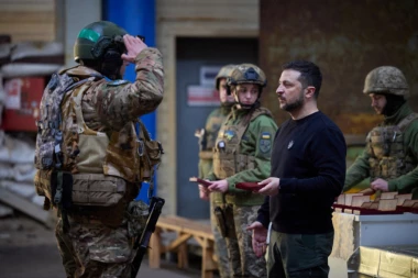 ZELENSKI POSETIO NOVI BAHMUT: U Avdijivki dobio raport o stanju na bojnom polju (FOTO, VIDEO)