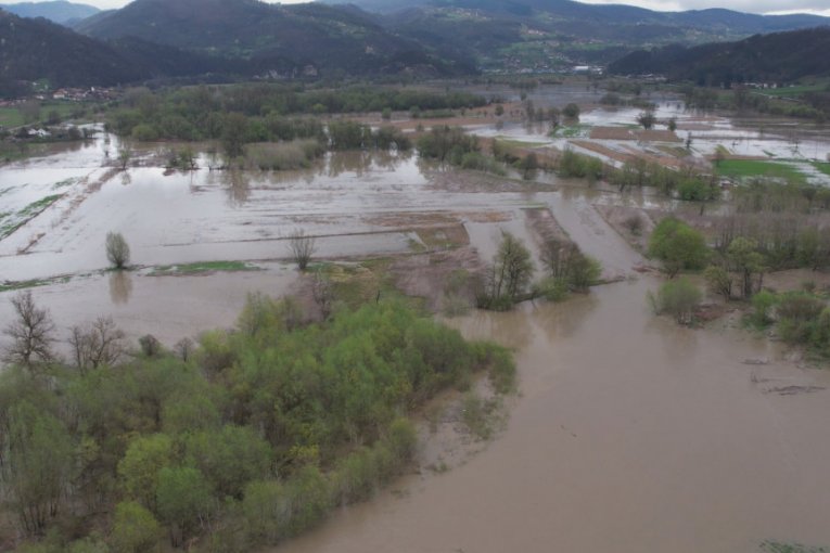 Zbog obilnih padavina došlo je do izlivanja vode