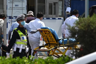 NOVI BILANS HORORA U PEKINGU: U bolnici izgorelo 29 ljudi, ljudi bežali od vatre skakanjem kroz prozor (FOTO, VIDEO)