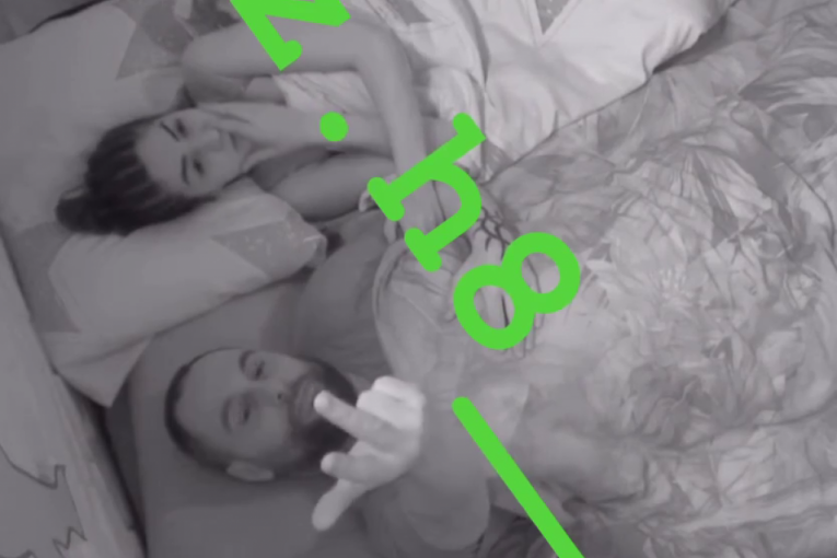 Zvezdan Slavnić baca vradžbine u kameru Zadruga 6