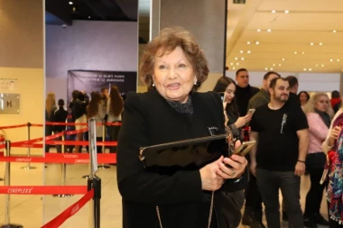 NAJPONOSNIJA MAJKA! Marija Biković privukla pažnju svih prisutnih,  došla da podrži Miloša i otkrila u kakvim je odnosima sa SNAJKOM! (FOTO)