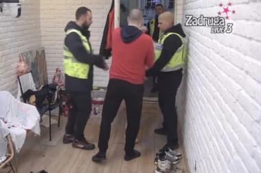 ZVEZDAN UDARIO ANĐELU, PA TRESNUO VRATIMA: Ljubavnica zapenila od besa, popustile joj kočnice!