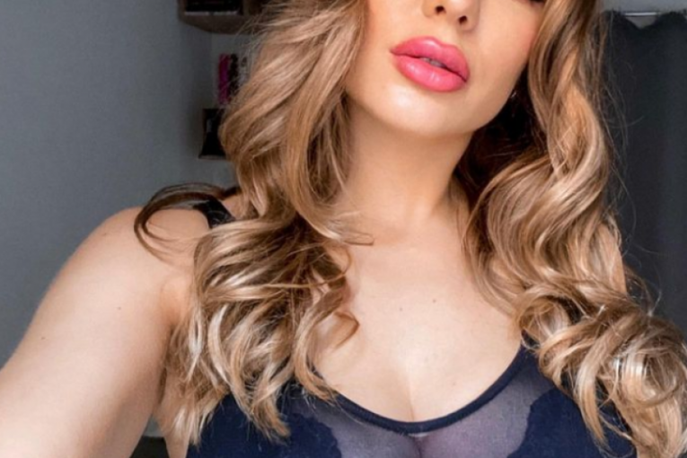 Bivša Mis Finske se slika