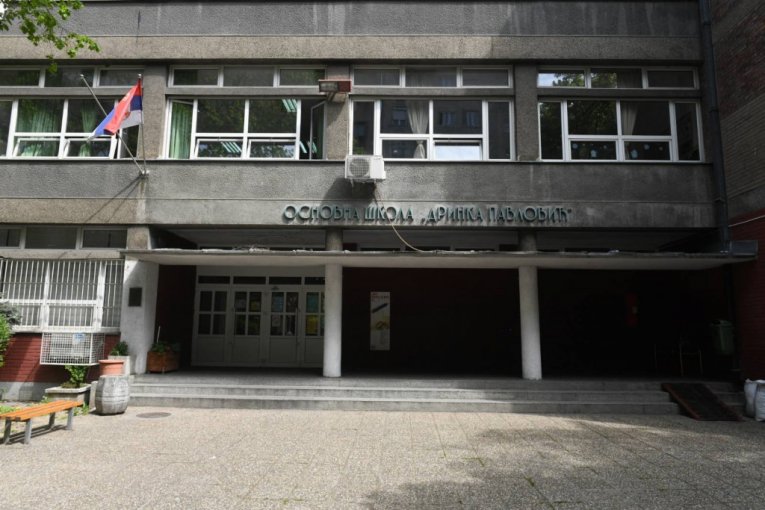 Pao gol u dvorištu OŠ "Drinka Pavlović"