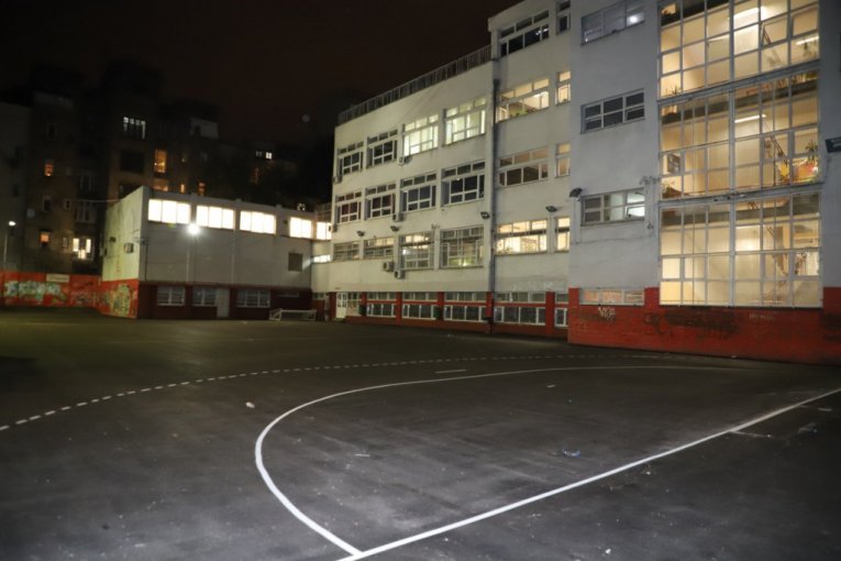 Pao gol u dvorištu Osnovne škole "Drinka Pavlović"