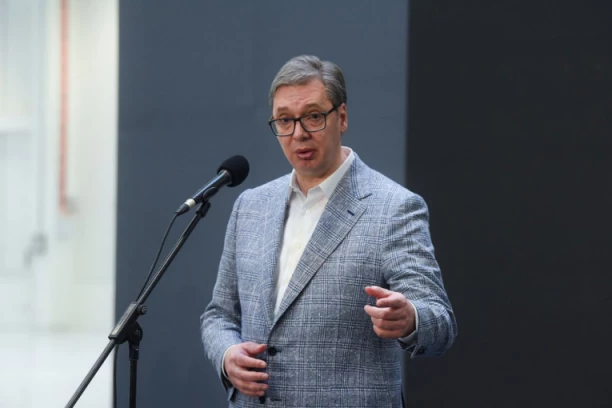 ONI KOJI TRAŽE SAMO PROBLEM, VIDE SAMO ONO ŠTO NISTE STIGLI DA URADITE! Vučić: Fabrike donose zdrave prihode Valjevu