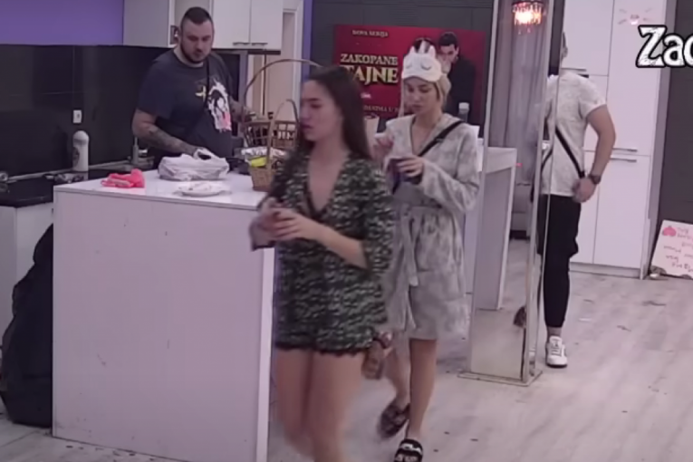 Aleksandra Nikolić povez za oči za spavanje