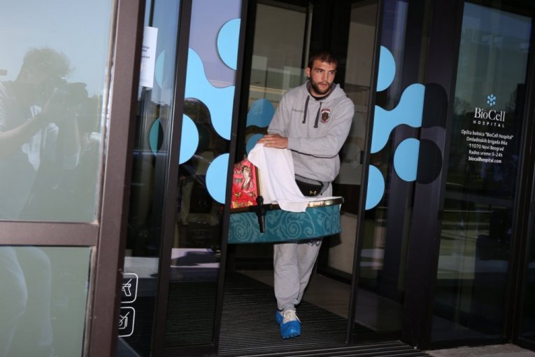 Veljko Ražnatović izveo sina iz porodilišta