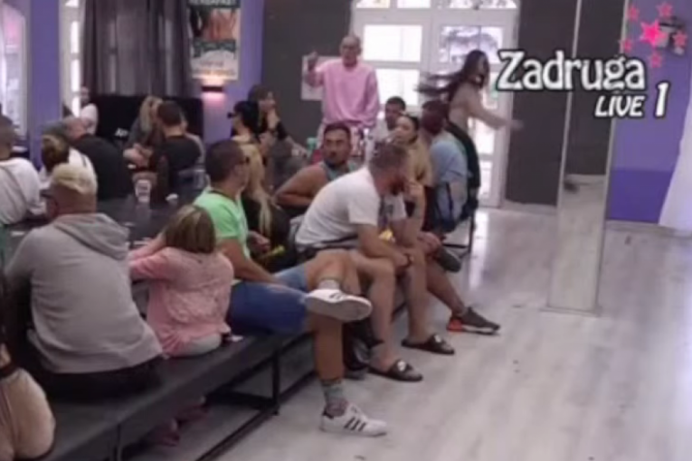 Anđela Đuričić baca bubicu