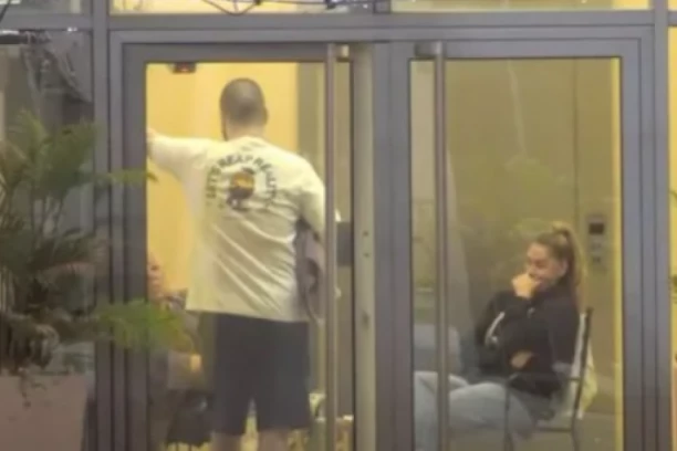 BIVŠA SUPRUGA LJUBOMORNIJA OD PREVARENE LJUBAVNICE! Ana i Zvezdan ZARATILI žestoko zbog Maje: Prejadan si! (VIDEO)