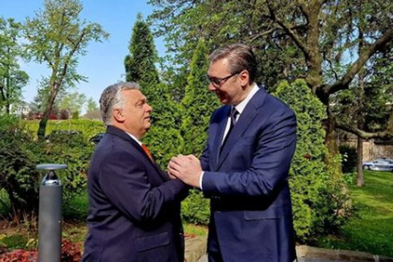 SREĆAN SAM ŠTO SAM JOŠ JEDNOM DOČEKAO VELIKOG PRIJATELJA SRBIJE! Orban doputovao u Beograd: Sa Vučićem na Danu vojske
