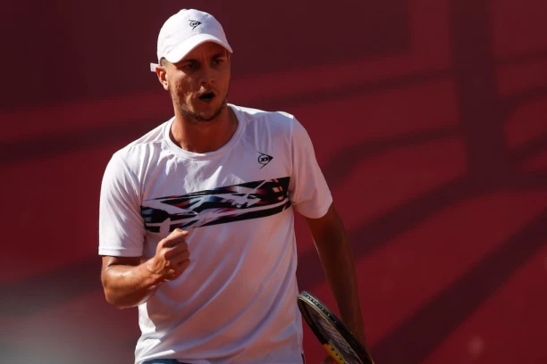 KECMANOVIĆ PRESLIŠAO FRANCUZA: Miomir ponovo BEZ IZGUBLJENOG SETA do četvrtfinala