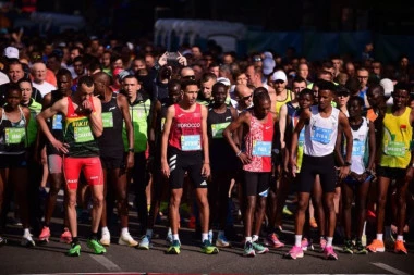 TRIJUMF POSLE VELIKE BORBE: Marokanac pobednik Beogradskog maratona!