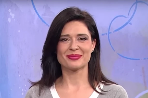 VODITELJKA RTS JAVNO ZAPROŠENA, SVI SU ZANEMELI: Ivana Milenković na meti misterioznog muškarca!