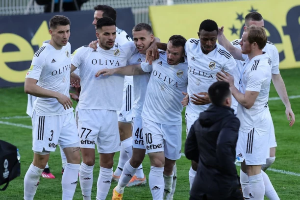 IZNENAĐENJA U KUPU SRBIJE! Čukarički PREŽIVEO na penale! Čak tri superligaša u AUTU!