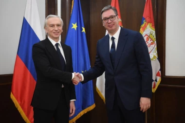 VUČIĆ SE SASTAO SA DJUKOVIM: Razgovarali o poslovanju NIS-a i sigurnosti snabdevanja Srbije naftom