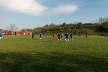 U RILJCU SE DOMAĆIN PITA: Oslabljeni sastav Jezera bez šansi protiv odličnog Vinogradara!