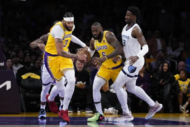 "KRALJ" SE NE ŠALI! Lebron PISAO ISTORIJU, Lejkersi ŽELE PRSTEN! MVP osetio MOĆ Džimija Batlera! (VIDEO)