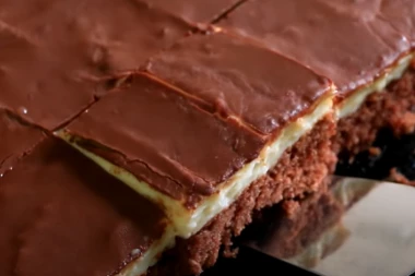 STARINSKI RECEPT ZA LEDENE KOCKE: Vrhunski kolač koji obožavaju sve generacije