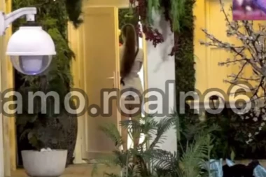 ISPLIVAO TAJNI RAZGOVOR ANĐELE ĐURIČIĆ: Kamera sve uhvatila, molila i skakala kako bi dobila OVO, sve mora da krije! (VIDEO)