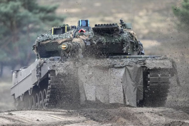 "LEOPARD 2" ZAVRŠIO NA SUDU: Nemačke kompanije koje prave tenk namenjen Ukrajini u sporu oko vlasništva (FOTO, VIDEO)