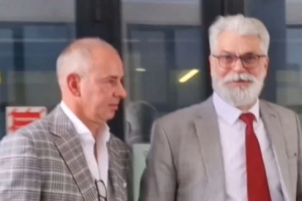 NOVINARKE SU PREKORAČILE GRANICE ISTRAŽIVAČKOG NOVINARSTVA, PONAŠAJU SE KAO ILIJA ČVOROVIĆ: Advokat Srđan Radovanović odgovorio KRIK-u