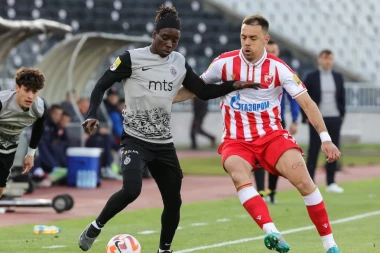 DIJABATE SE OBRUKAO: Partizan propustio najveću šansu u prvom poluvremenu 170. večitog derbija (VIDEO)