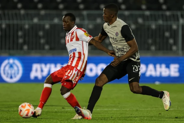 ZATRESAO SE OKVIR GOLA: Bukari pogodio stativu protiv Partizana (VIDEO)