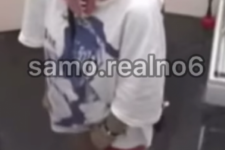 Ana Ćurčić češe međunožje Zadruga 6